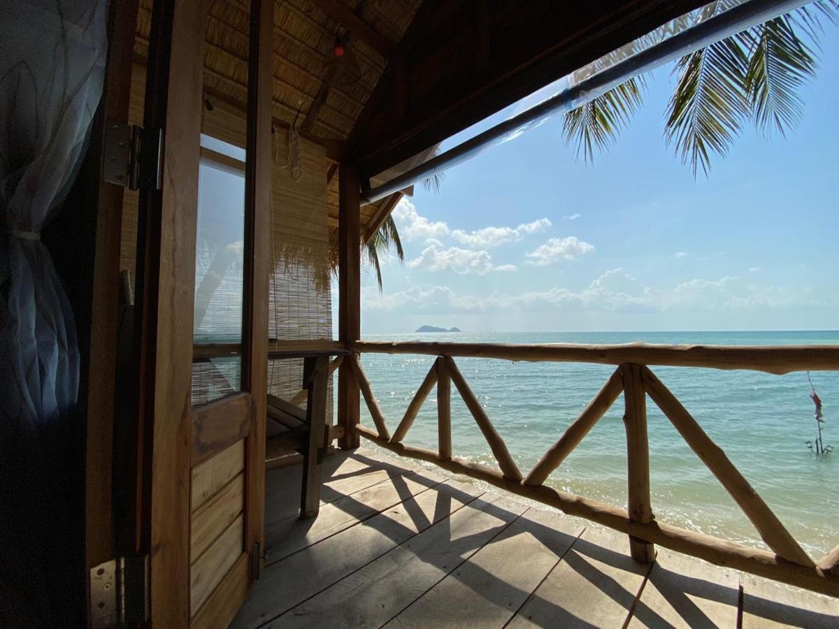 Castaway Beach Bungalows Шритану Экстерьер фото