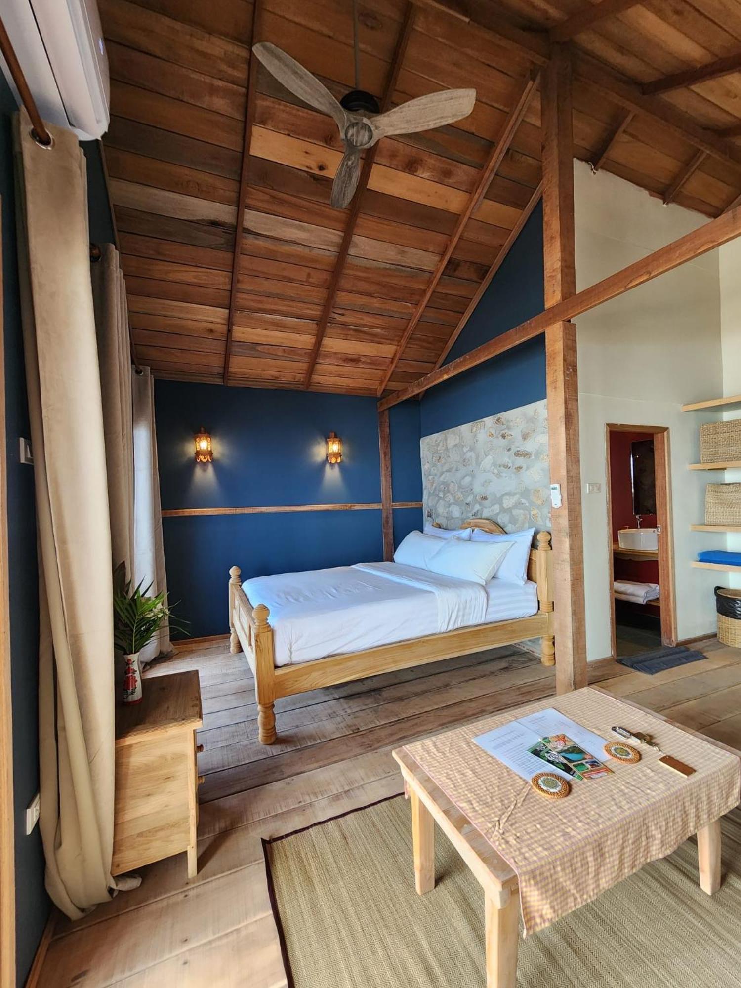 Castaway Beach Bungalows Шритану Экстерьер фото